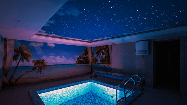 натяжные потолки звездное небо в бассейне